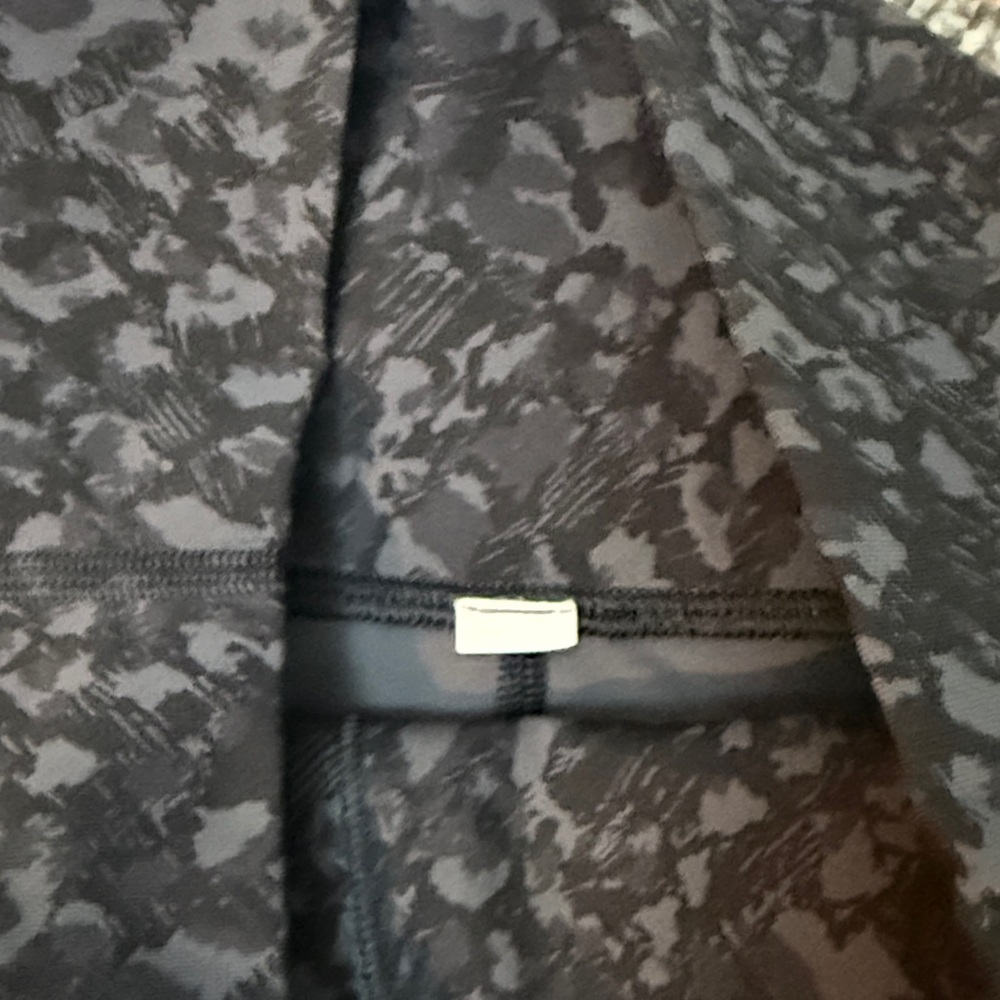 Lululemon Wunder Under High-Rise Crop 23" size 4 - Picture 7 of 10